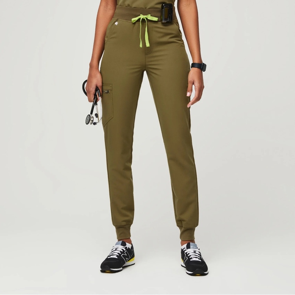 Figs Martini Olive Zamora™ High Waisted 2.0 - Petite Jogger Scrub Pants